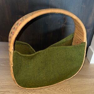 Vintage wicker basket hand bag